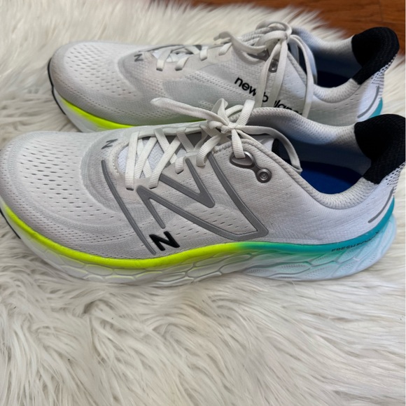New Balance Fresh Foam X More v4 - Picture 9 of 14